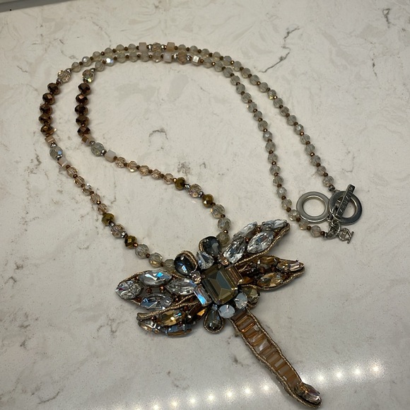 Dragonfly Crystal beaded necklace - Picture 7 of 9